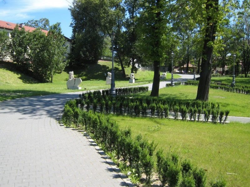 aparkolmellettipark4.jpg